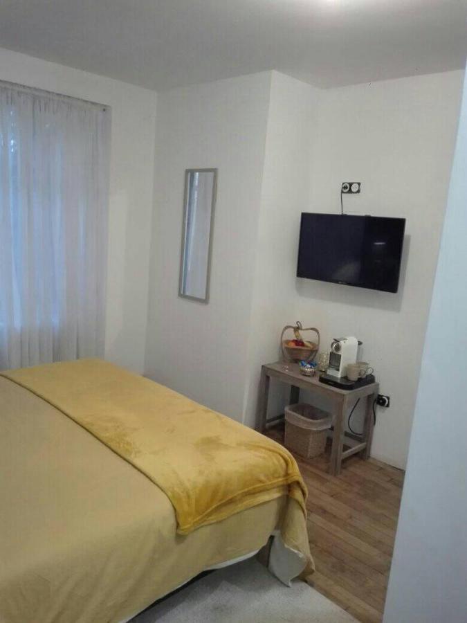 مبيت وإفطار Thiat L'Esquilon Chambre D'Hote المظهر الخارجي الصورة