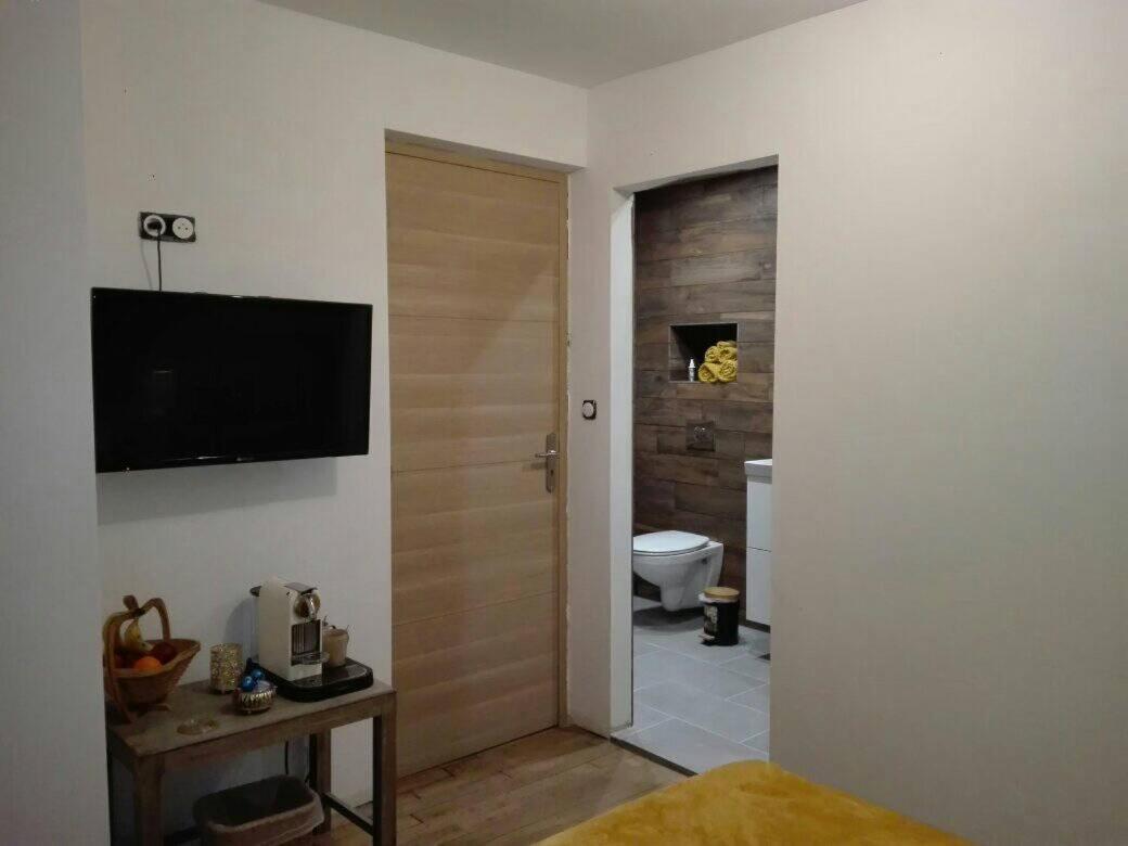 مبيت وإفطار Thiat L'Esquilon Chambre D'Hote المظهر الخارجي الصورة